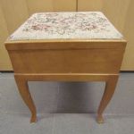 690 3671 SEWING STOOL